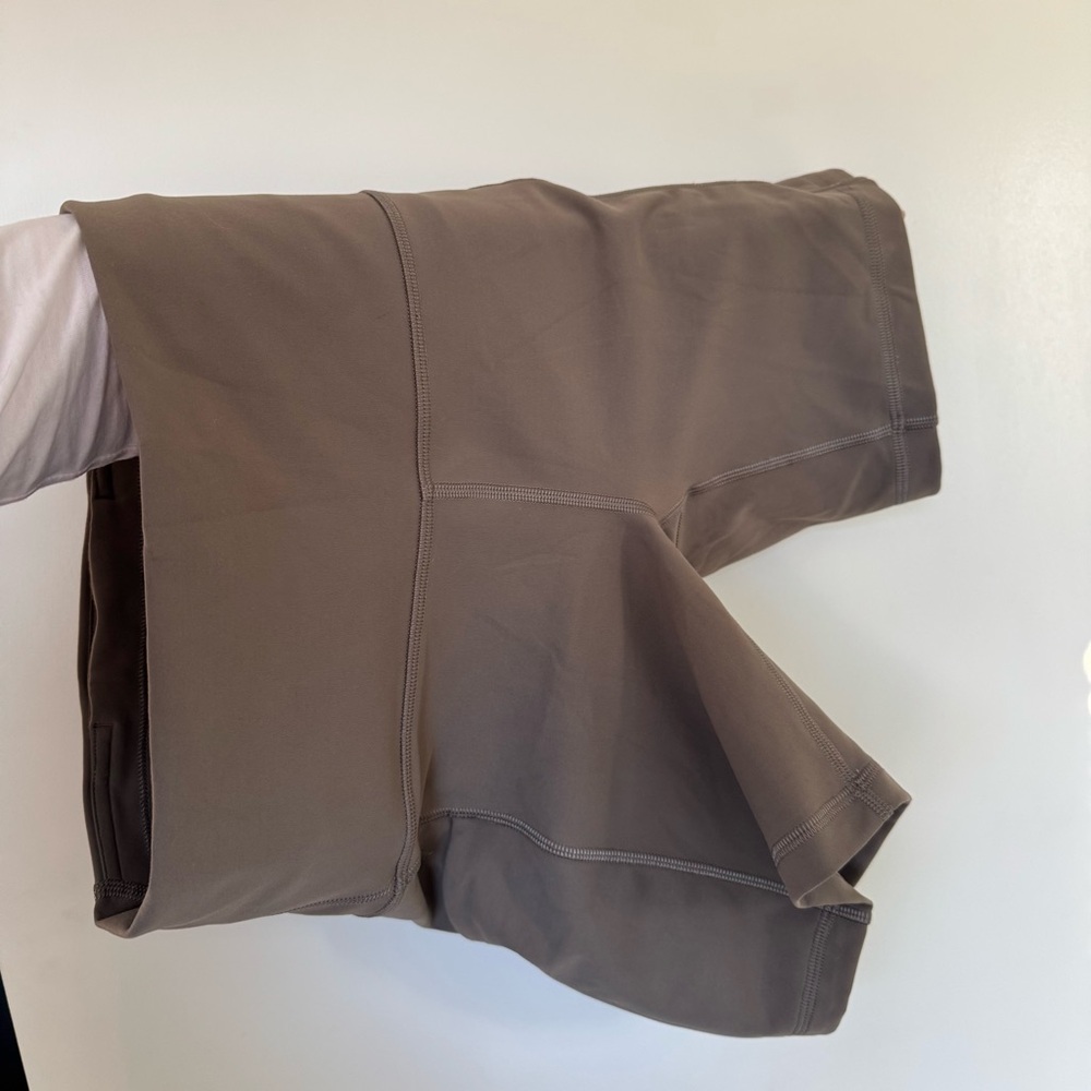 lululemon athletica align shorts with pocket size 6 - LIKE NEW - Picture 7 of 8